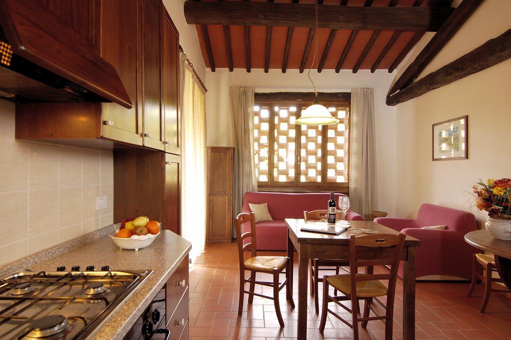 Agriturismo Castello Di Querceto Lucolena in Chianti Room photo